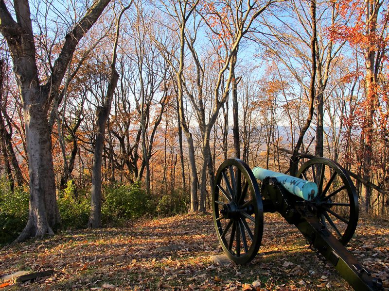 Battles for Chattanooga: [2014] Cannon facing west and towards the steep slopes that lead up to the De Long Reservation